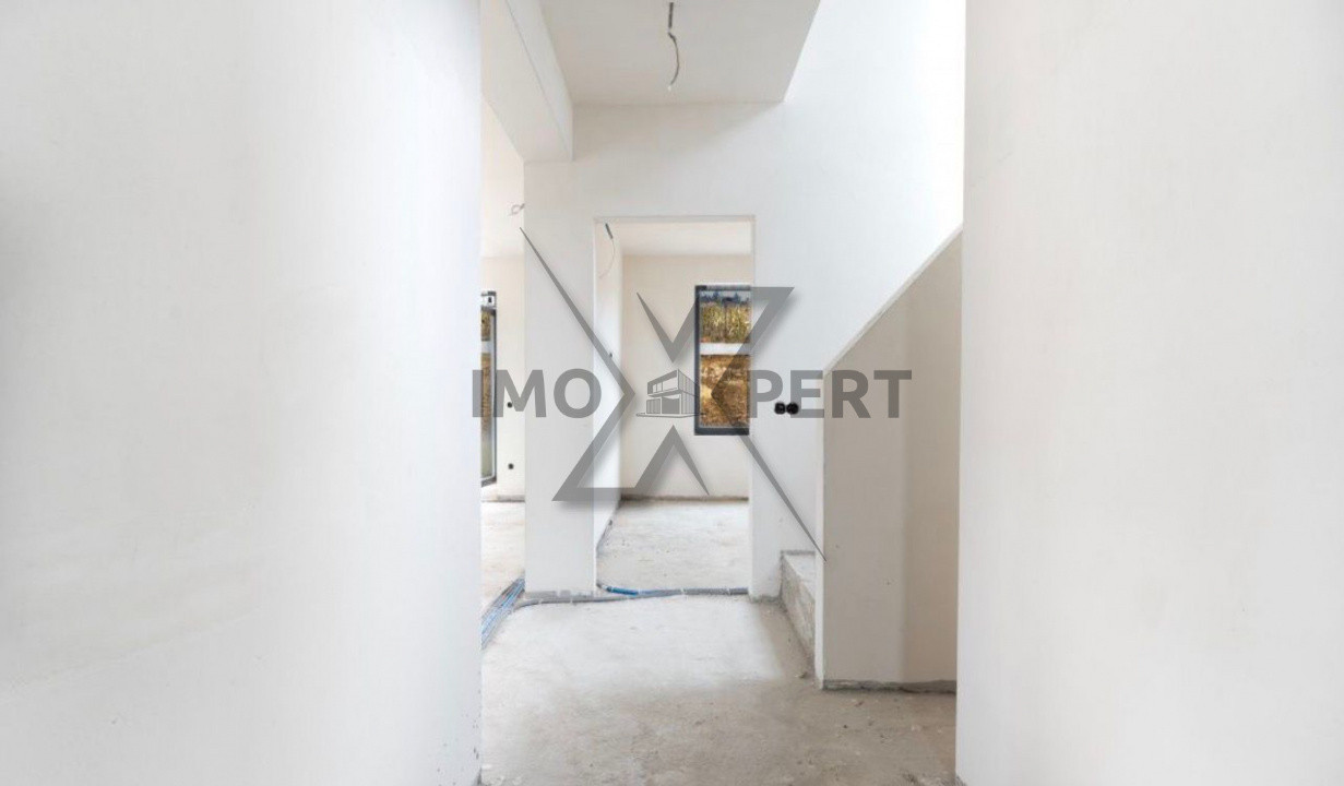 Casa individuala cu 4 camere, in Corusu!