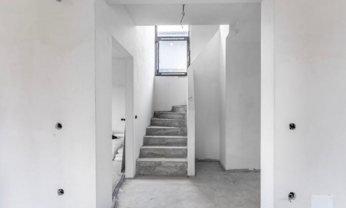 Casa individuala cu 4 camere, in Corusu!