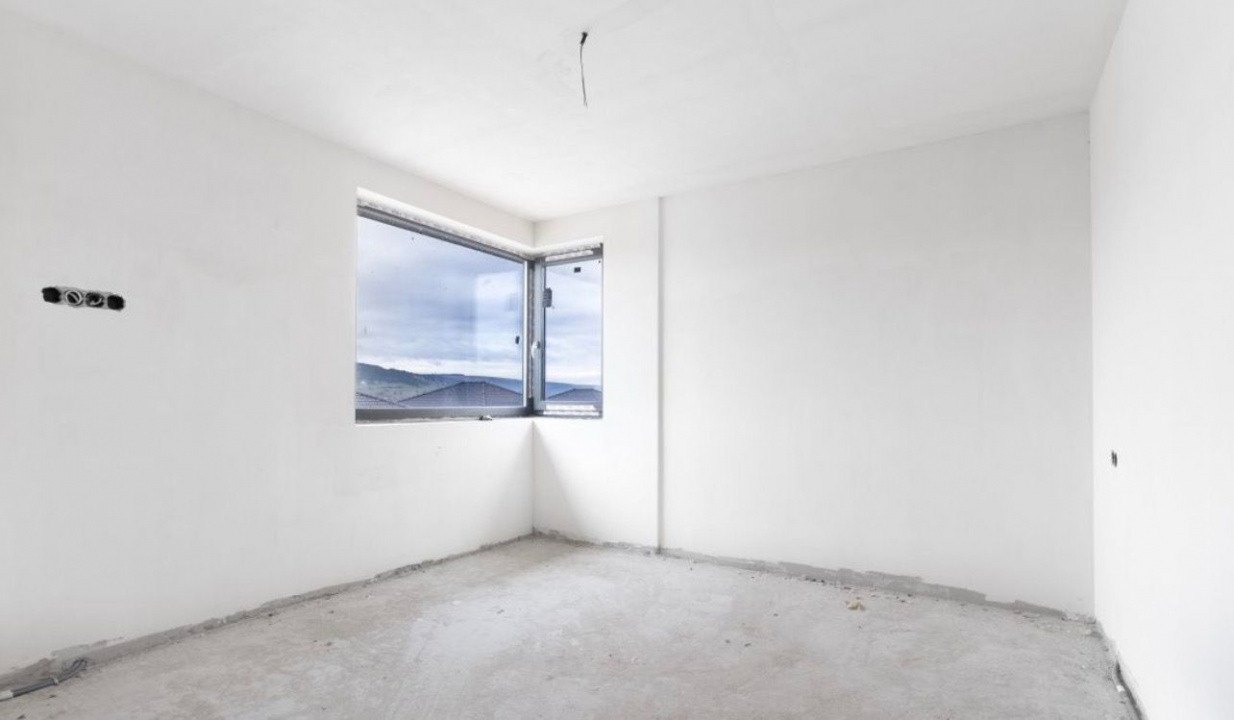Casa individuala cu 4 camere, in Corusu!