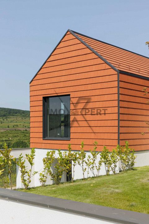 Casa cu design si materiale Premium , La intrare in Chinteni! 