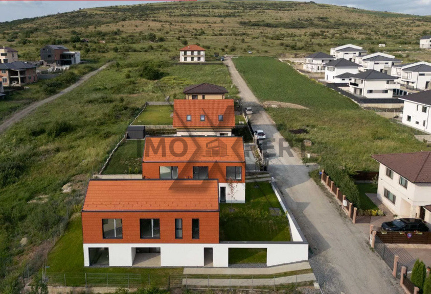 Casa cu design si materiale Premium , La intrare in Chinteni! 