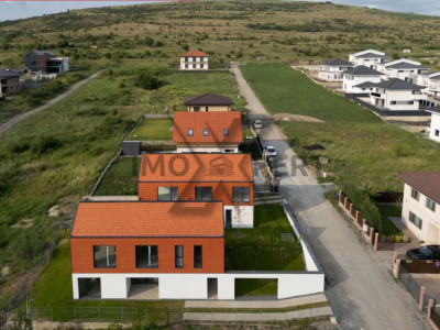 Casa cu design si materiale Premium , La intrare in Chinteni! 