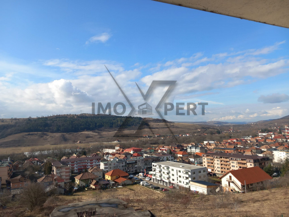 Apartament 3 camere, doua bai, orientare Sud , Baciu Regal 