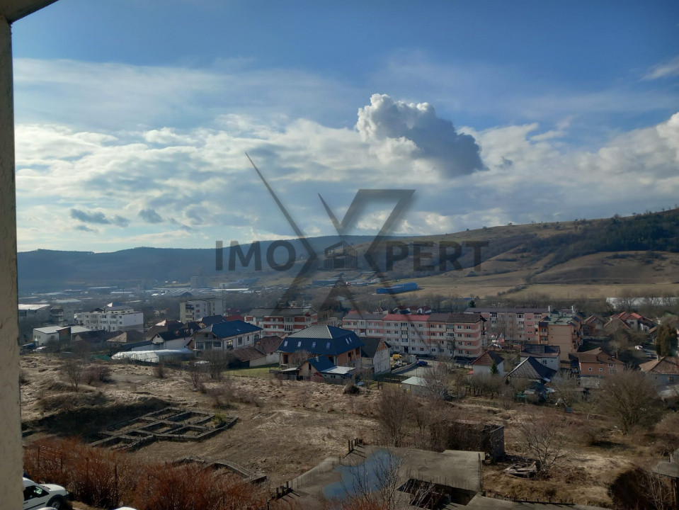 Apartament 3 camere, doua bai, orientare Sud , Baciu Regal 