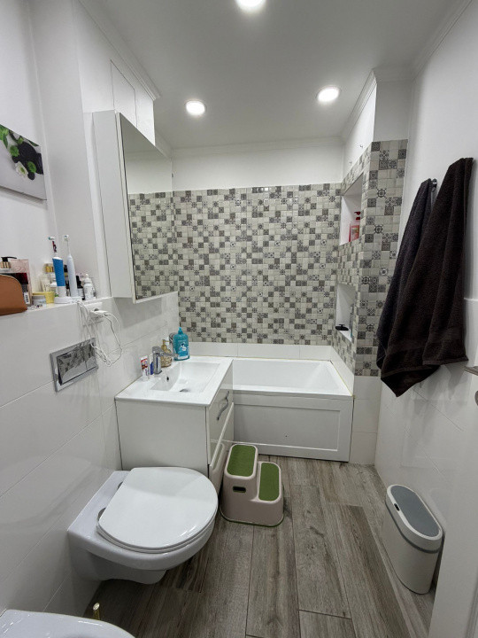 Apartament modern 3 camere, parter – 65 mp, zonă excelentă