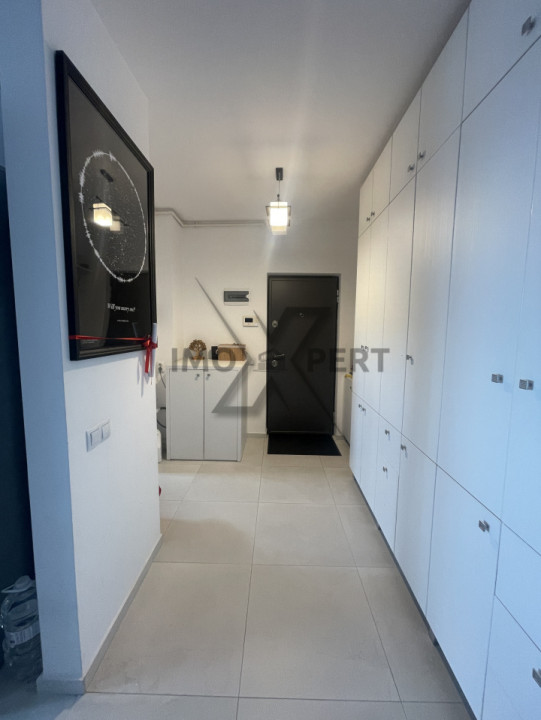 Apartament cu 2 camere, etaj intermediar, zona Vivo