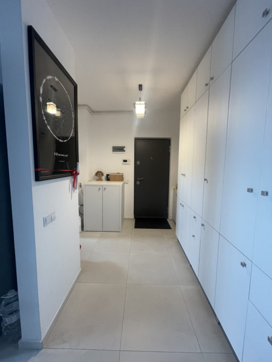 Apartament cu 2 camere, etaj intermediar, zona Vivo