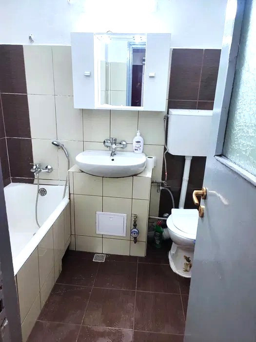 Apartament 2 camere decomandat, zona Primaverii