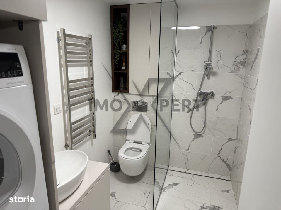 Apartament 4 camere, parcare, zona semicentrala