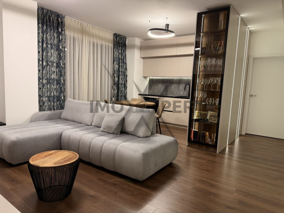 Apartament 4 camere, parcare, zona semicentrala