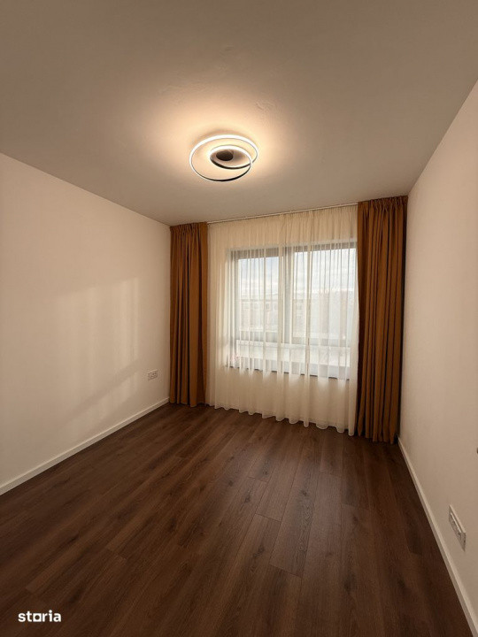 Apartament 4 camere, parcare, zona semicentrala