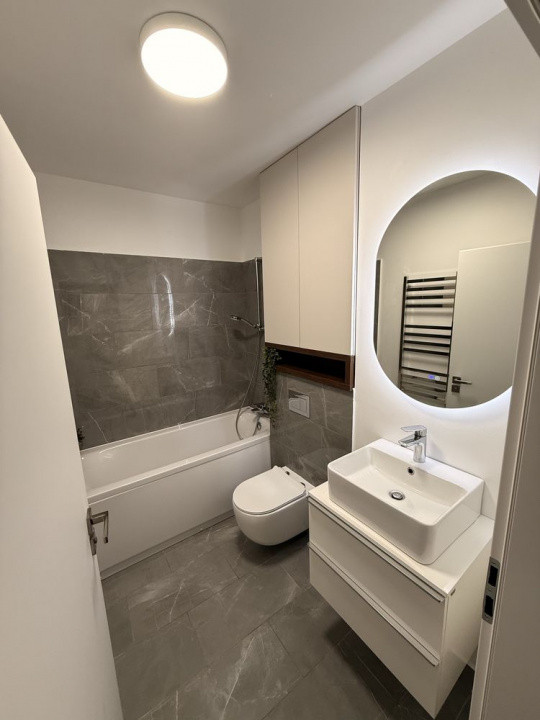 Apartament 4 camere, parcare, zona semicentrala