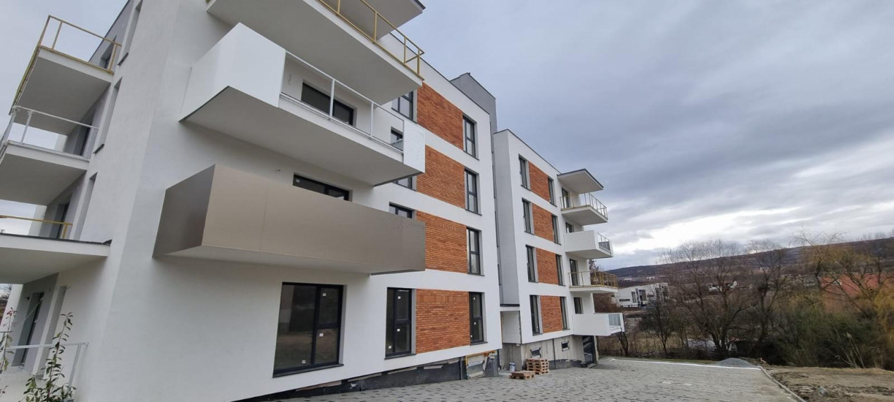 Apartament 3 camere, 70mp, bloc nou  Iris