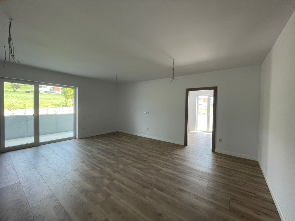 Apartament 3 camere, 70mp, bloc nou  Iris