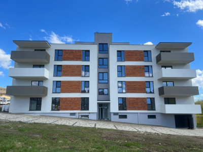 Apartament 3 camere, 70mp, bloc nou  Iris