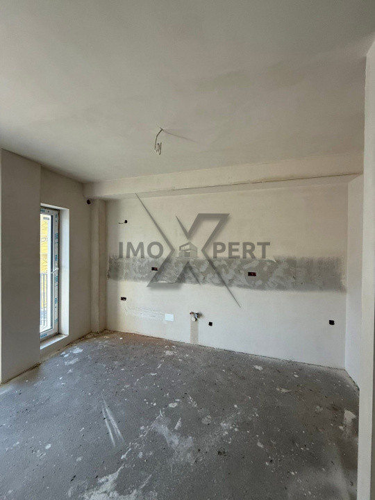 Apartament cu o camere, etaj 1 , parcare, zona Regal 