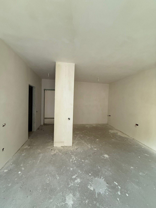 Apartament cu o camere, etaj 1 , parcare, zona Regal 