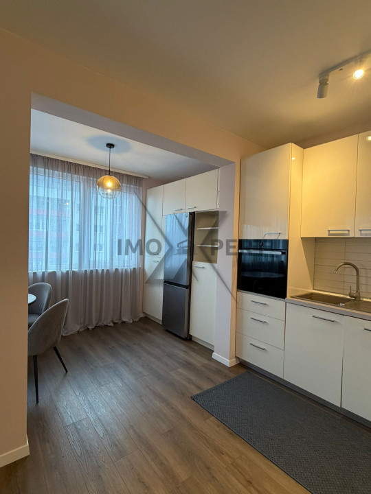 De inchiriat 2 camere, parcare sunterana, zona BMW