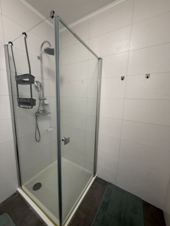 De inchiriat 2 camere, parcare sunterana, zona BMW