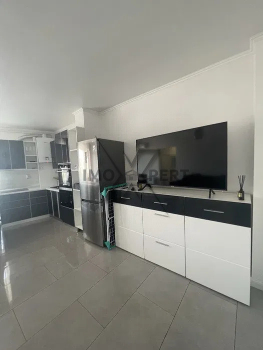 Apartament de 2 camere, bloc nou, parcare, zona Semicentrala!
