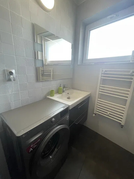 Apartament de 2 camere, bloc nou, parcare, zona Semicentrala!