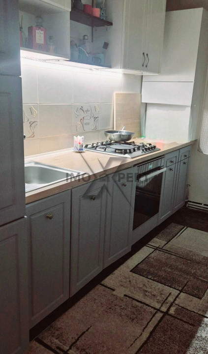 Apartament 2 camere, decomandat, 2 balcoane, Intre Lacuri