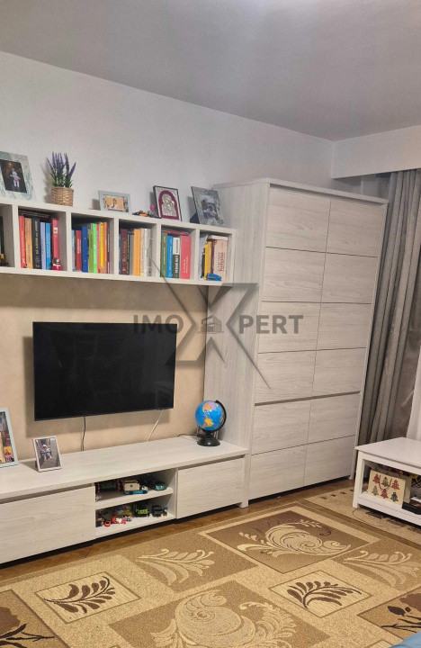 Apartament 2 camere, decomandat, 2 balcoane, Intre Lacuri