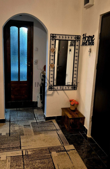 Apartament 2 camere, decomandat, 2 balcoane, Intre Lacuri