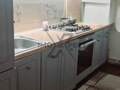 Apartament 2 camere, decomandat, 2 balcoane, Intre Lacuri