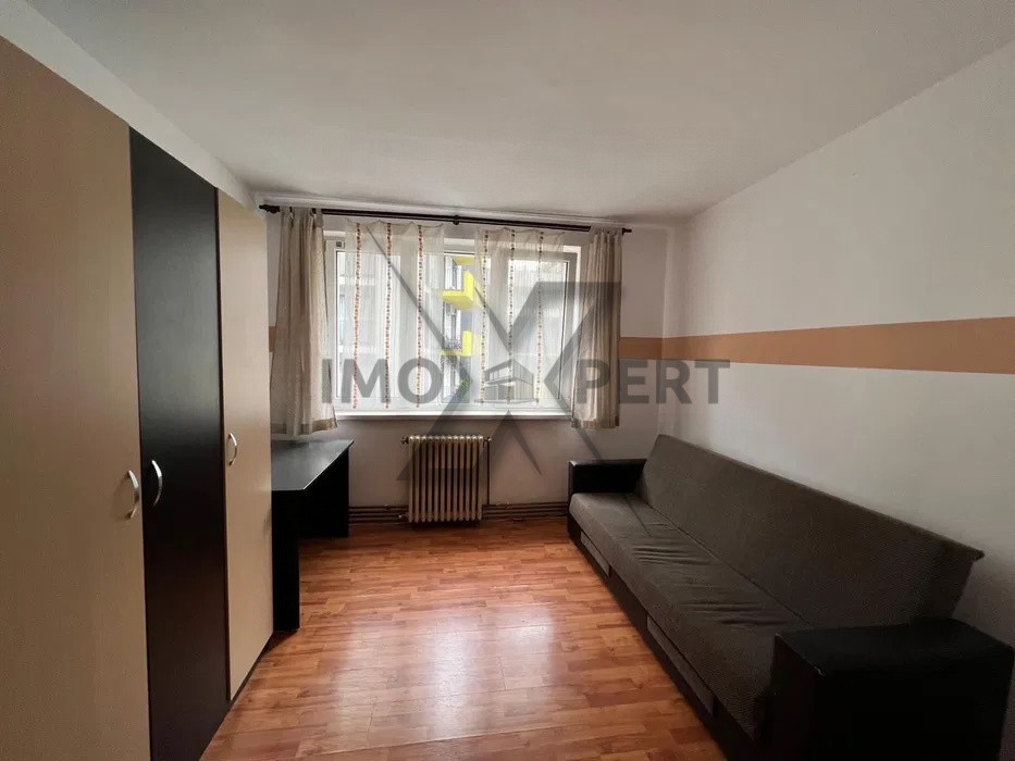 Apartament Piata Abator - 3 camere decomandat 