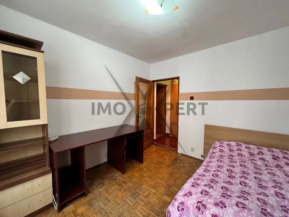 Apartament Piata Abator - 3 camere decomandat 