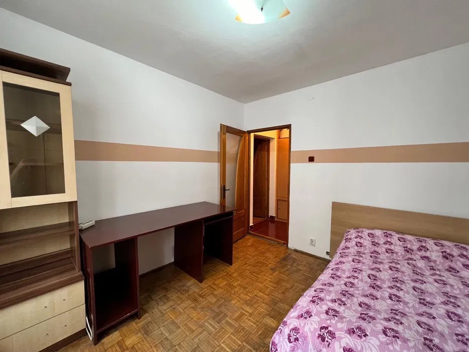 Apartament Piata Abator - 3 camere decomandat 