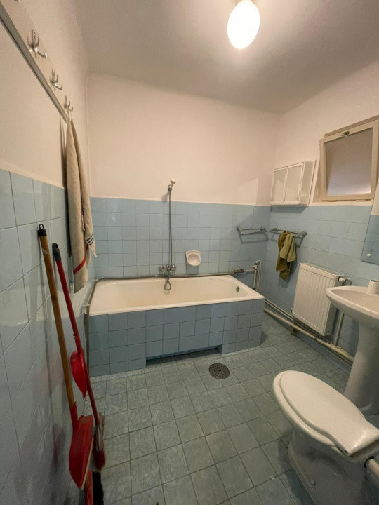 Apartament In Vila, 3 camere, 2 bai , 83 m2 , Cipariu, Centru