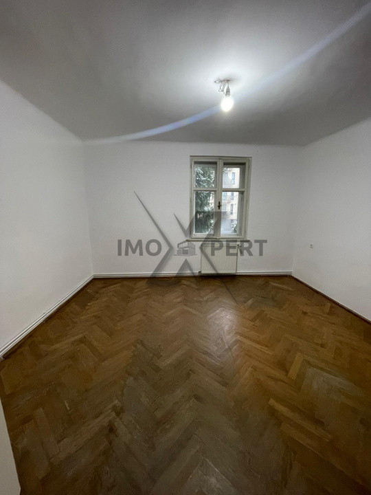 Apartament In Vila, 3 camere, 2 bai , 83 m2 , Cipariu, Centru