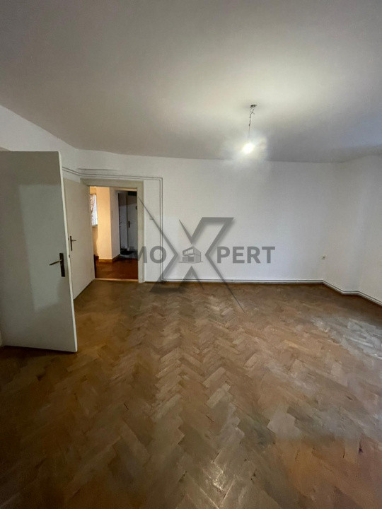Apartament In Vila, 3 camere, 2 bai , 83 m2 , Cipariu, Centru