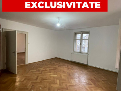 Apartament In Vila, 3 camere, 2 bai , 83 m2 , Cipariu, Centru
