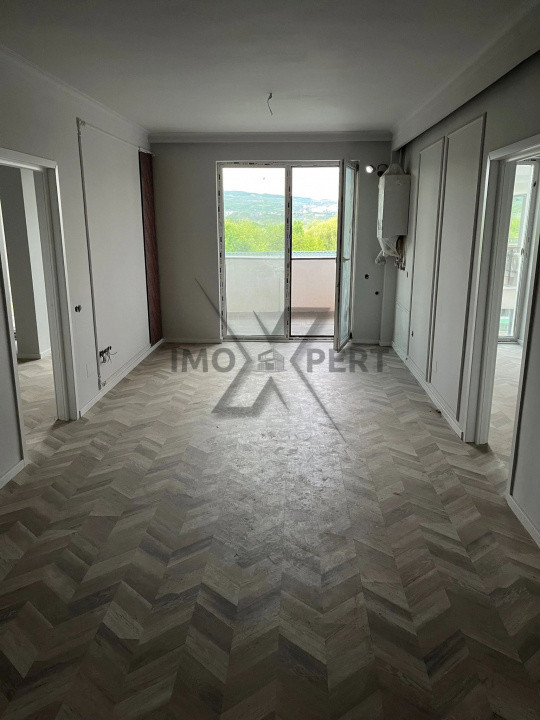 Apartament 3 camere, et intermediar, finisat, cartier Între Lacuri