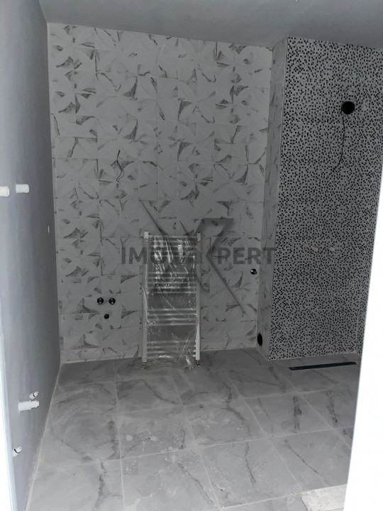 Apartament 3 camere, et intermediar, finisat, cartier Între Lacuri