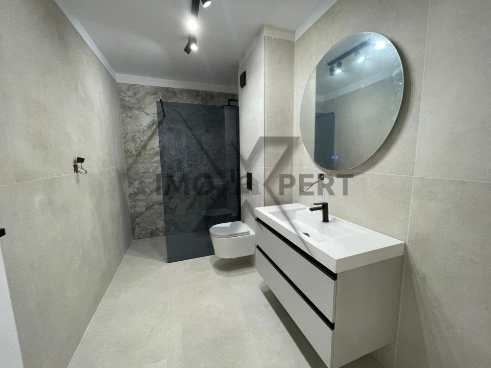 Apartament de 2 camere, bucatarie separata , terasa generoasa, Elite City
