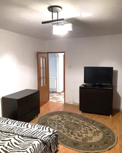 Apartament cu 2 camere decomandat, zona Intre Lacuri