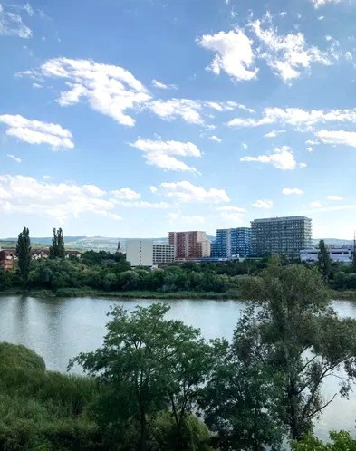 Apartament cu 2 camere decomandat, zona Intre Lacuri