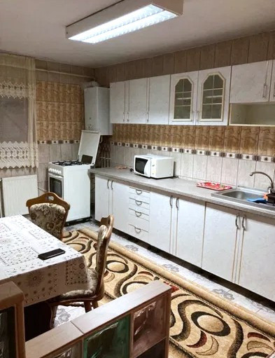 Apartament cu 2 camere decomandat, zona Intre Lacuri