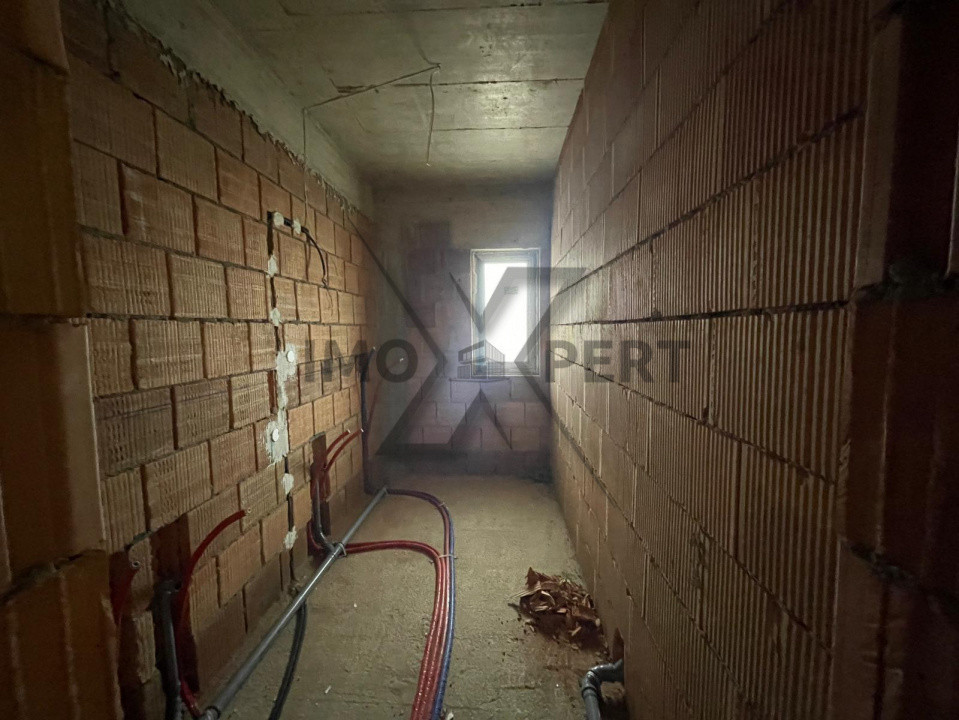 Apartament cu 3 camere în zona Baciu Regal 