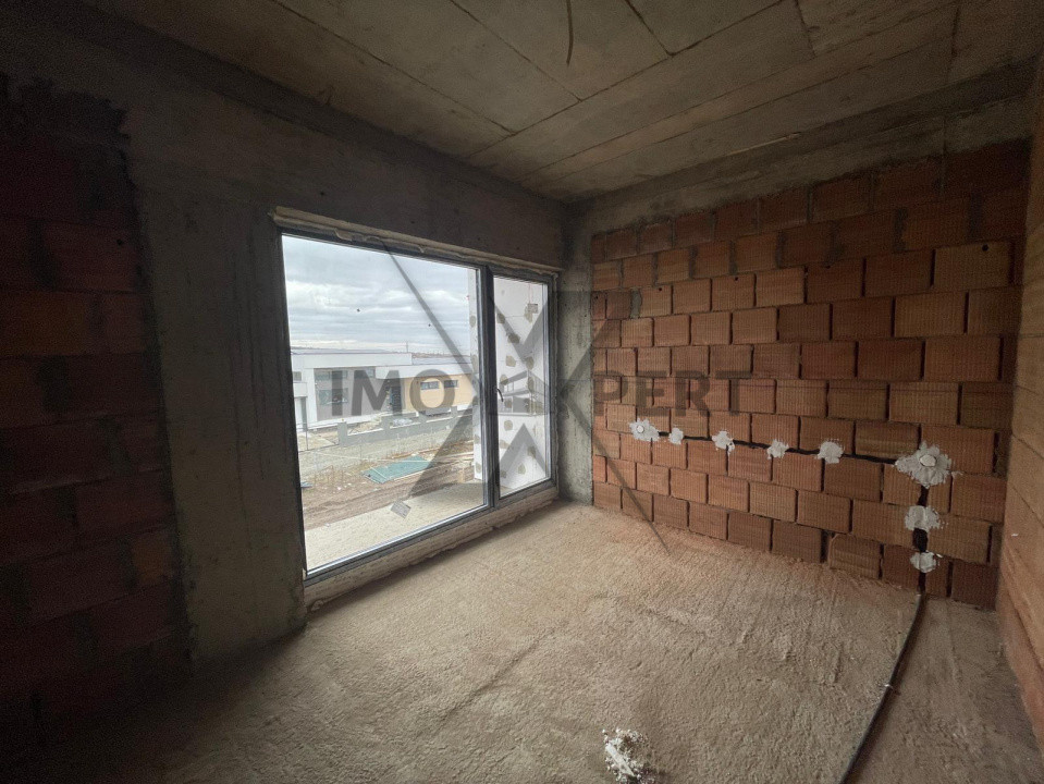 Apartament cu 3 camere în zona Baciu Regal 