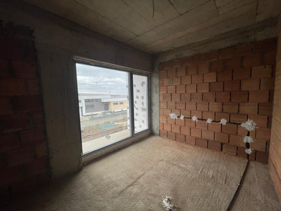 Apartament cu 3 camere în zona Baciu Regal 