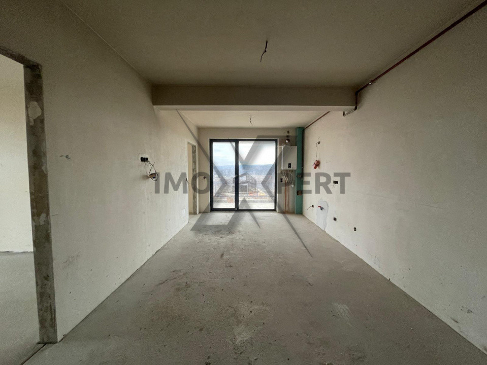 Apartament cu 3 camere cu terasa de 41 mp, zona Baciu Regal