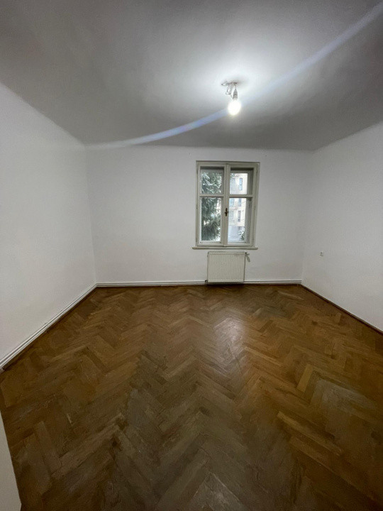 Apartament In Vila, 3 camere, 2 bai , 83 m2 , Andrei Muresanu, Pasapoarte!