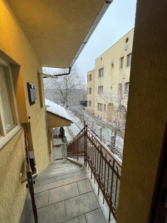 Apartament In Vila, 3 camere, 2 bai , 83 m2 , Andrei Muresanu, Pasapoarte!