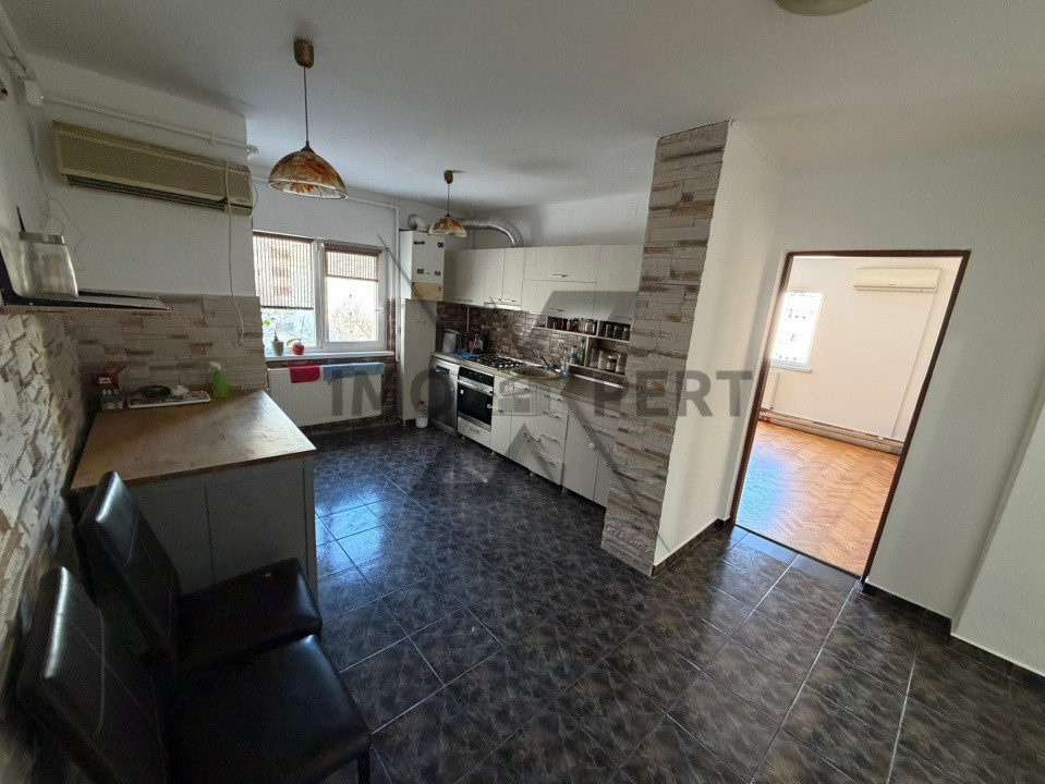 Apartament cu 3 camere deco 2 bai, et 5/8 calea Dorobantilor