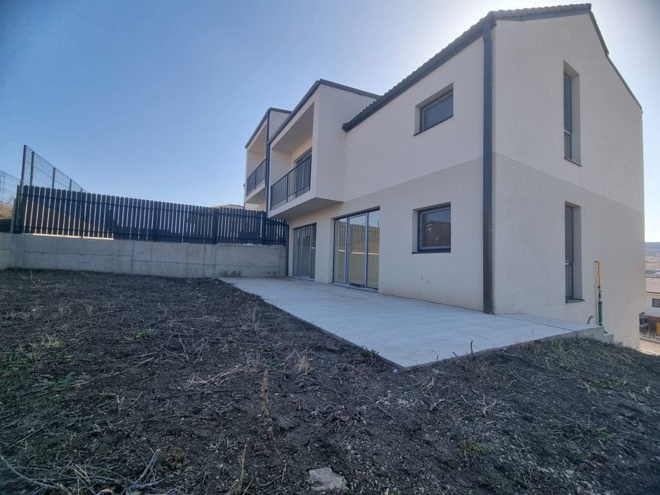 Duplex cu garaj si priveliste in Chinteni zona Profi